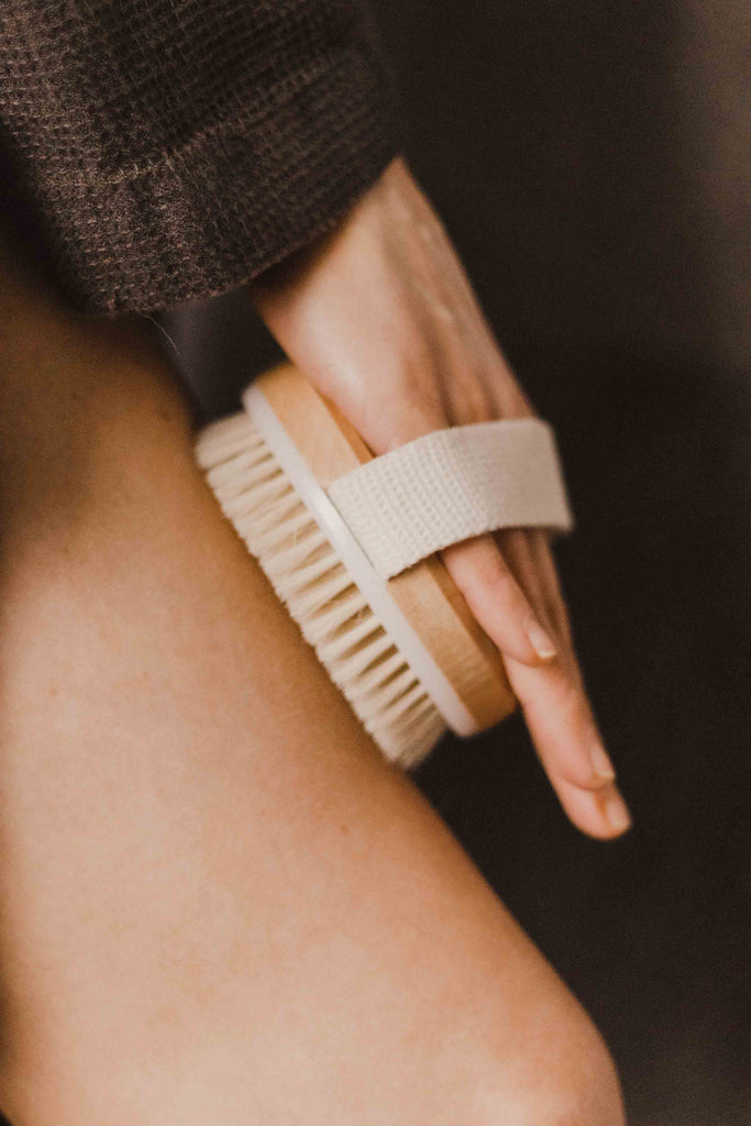  Body brushing is the best way to achieve perfect skin condition and appearance.  Its systematic massaging significantly reduces muscle tension, improves blood supply to the skin and supports the removal of accumulated water.  