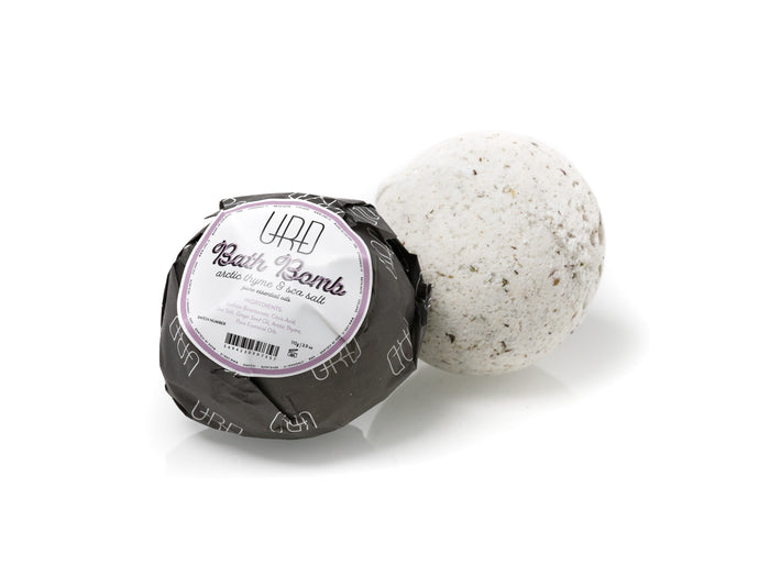 Bathe with benefits of soothing epsom salt which relaxes your muscles with our Bath bomb. Refreshing pure essential oils. Grapefruit & Bergamot. 